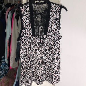 Floral and Lace Tank Top Sz M